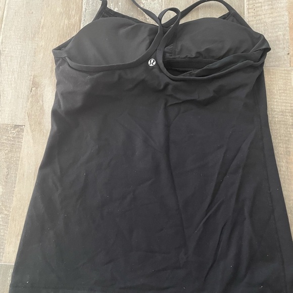 Lululemon black tank top size 8 - Picture 2 of 3